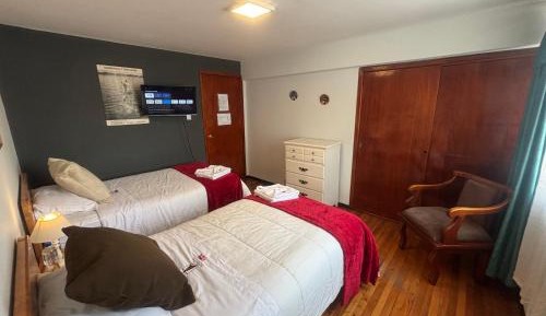 Standard Twin Room with Private Bathroom