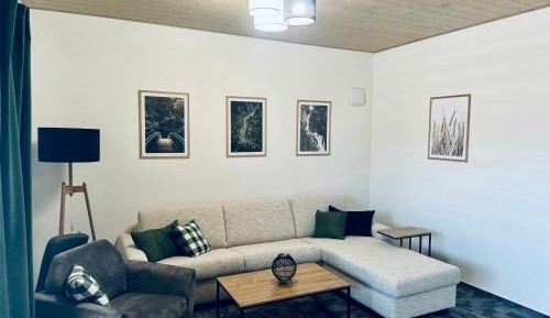 Apartment with Mountain View