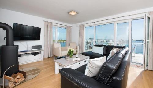 Three-Bedroom Holiday Home 