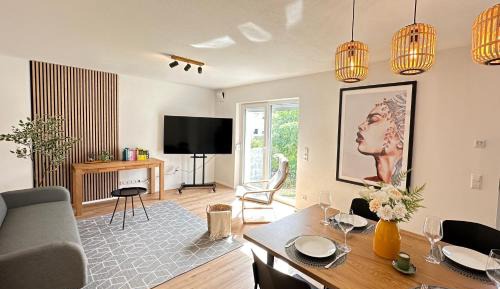 Deluxe Two-Bedroom Apartment with Garden View