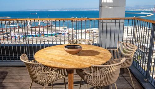 Two-Bedroom Apartment with Balcony and Sea View