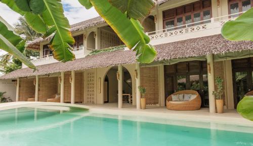 King Suite with Pool View