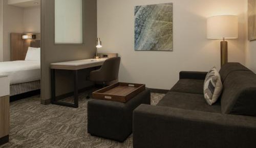 King Suite with Sofa Bed - Hearing Accessible
