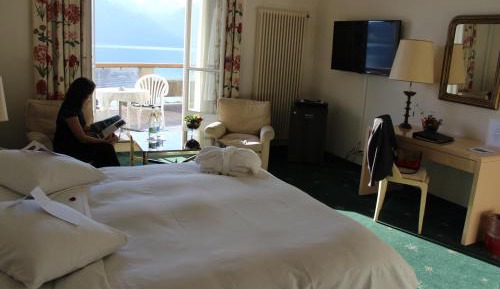 Standard Double Room with Balcony and Lake View