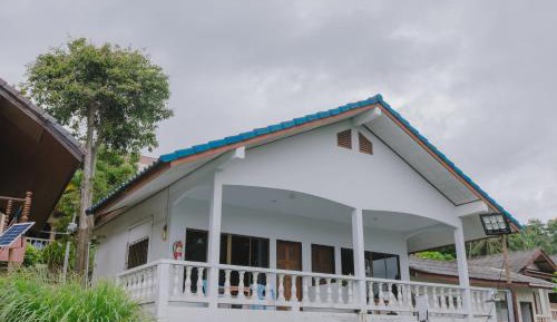 2 Connecting Bungalow Pool Access