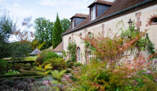 Villa with Garden View