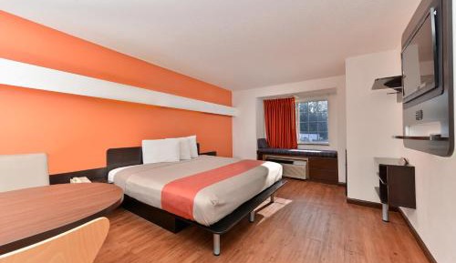 King Room - Disability Access - Non-Smoking