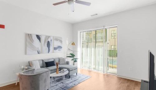 One-Bedroom Apartment with City View