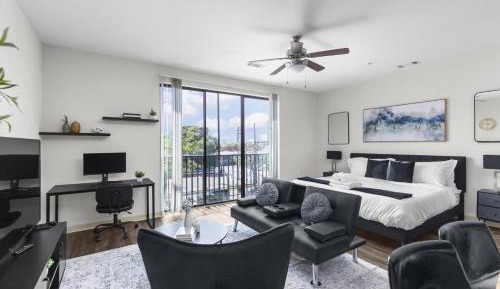 One-Bedroom Apartment with City View