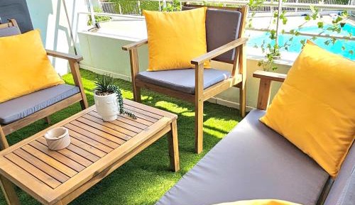 Apartment with Pool View 