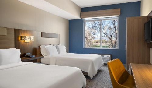 Standard Queen Room with Two Queen Beds - Pet Friendly