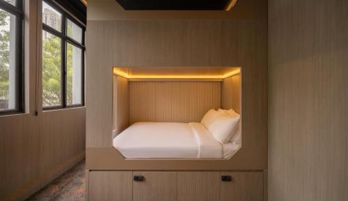 River View Family Room with 2 Queen Bed (Shared Bathroom)