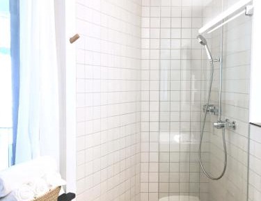Basic Triple Room with Shared Bathroom