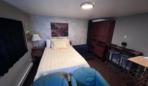 Studio Apartment with One Double Bed
