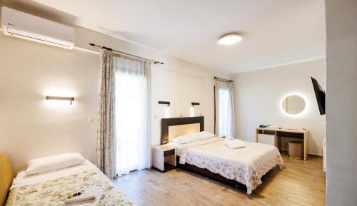 Triple Room with Terrace