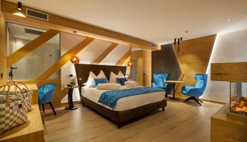 King Room with Spa Access