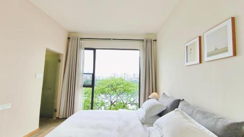 Qinxi River View Suite