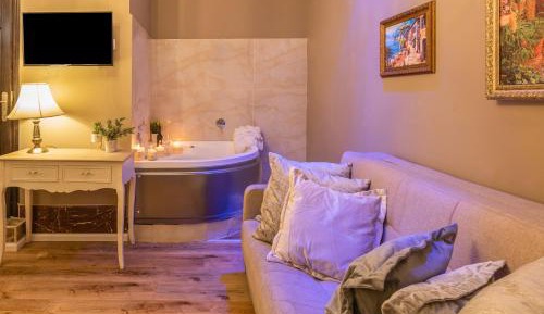 King Suite with Spa Bath