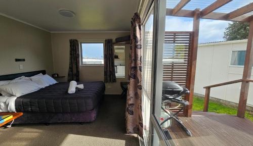 Queen Room with Garden View