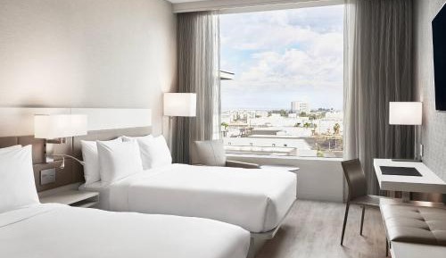  Guest room, 2 Queen, City view