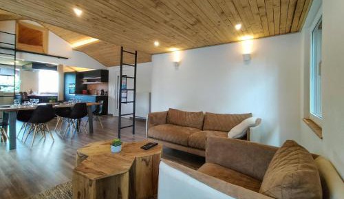 Three-Bedroom Holiday Home 