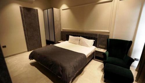 Cottage with Garden View