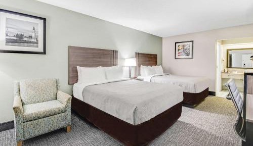 Queen Room with Two Queen Beds - Non-Smoking