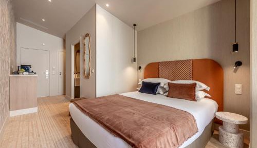 Superior Double Room with Balcony