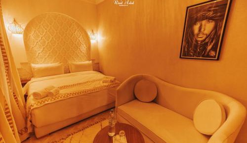 Deluxe Double Room (2 Adults + 1 Child)