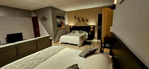 Deluxe Queen Suite