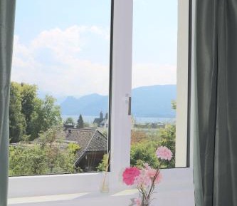 Apartment with Lake View