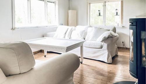 One-Bedroom Holiday Home