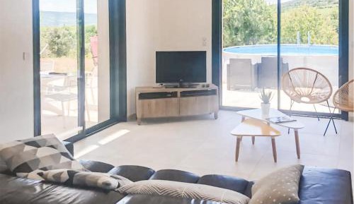 Four-Bedroom Holiday Home