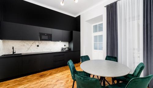 Premium Two-Bedroom Suite with Old Town View - 70m2