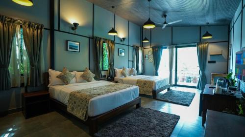 Quadruple Room with Balcony