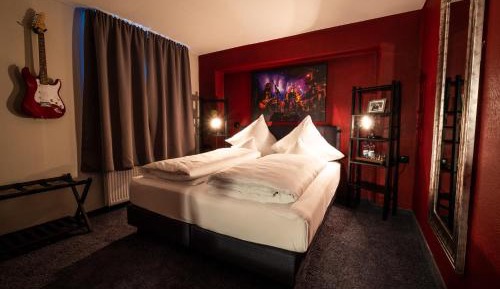 Large Single Room