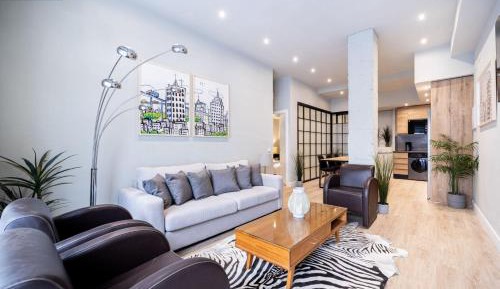 Three-Bedroom Deluxe Apartment