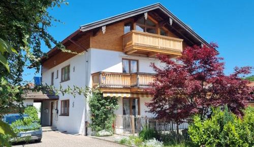 Two-Bedroom Apartment with Mountain View