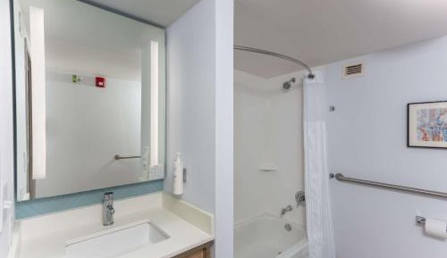 Queen Room with Two Queen Beds - Mobility and Hearing Access