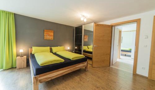 Studio (2 Adults)