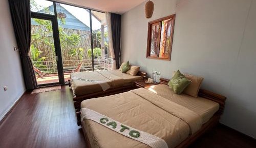 Bungalow with Patio