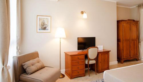 Junior Suite with Garden View