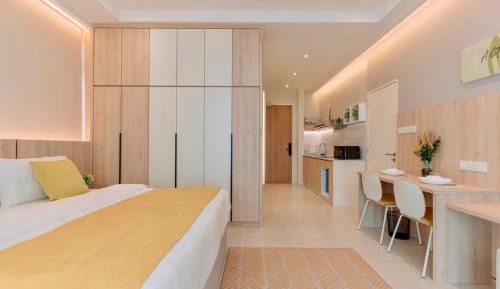 Studio Apartment with Balcony