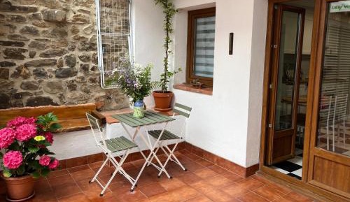 Apartment with Shower