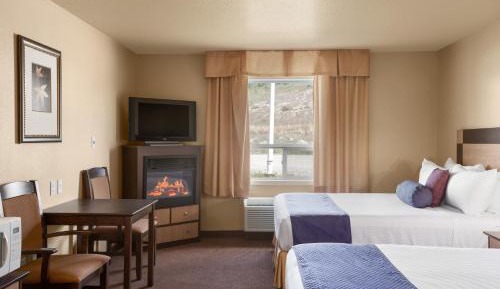 Queen Kitchenette with Two Queen Beds - Non-Smoking