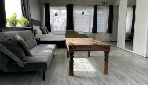 Deluxe Family Room