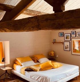 Double Room with Shared Bathroom