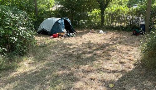 Terrain nu pour tente (2 à 4 personnes) sans lit
