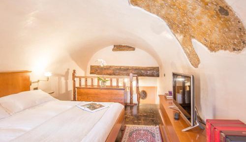 Superior Apartment with Balcony and City View - Split Level