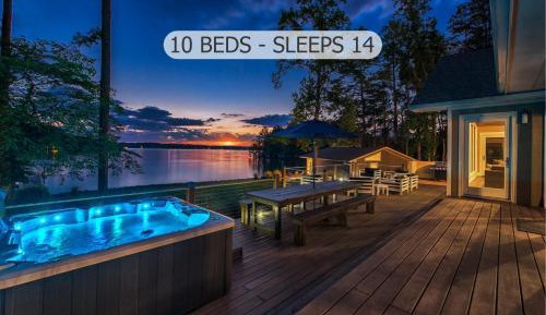 Five-Bedroom Holiday Home